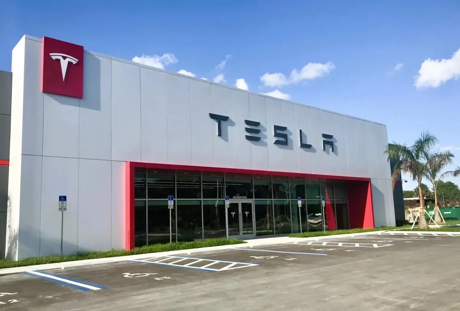 Tesla of Naples dealership on Radio Road